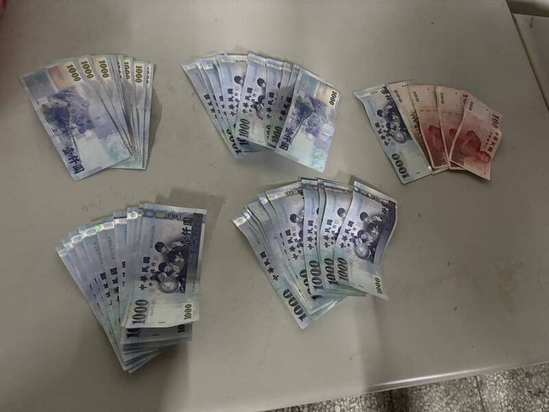 古女抢玩具店被捕扯「被鬼附身」,士检今依抢夺等罪起诉。(资料照) 古女抢玩具店被捕扯「被鬼附身」,士检今依抢夺等罪起诉。(资料照)